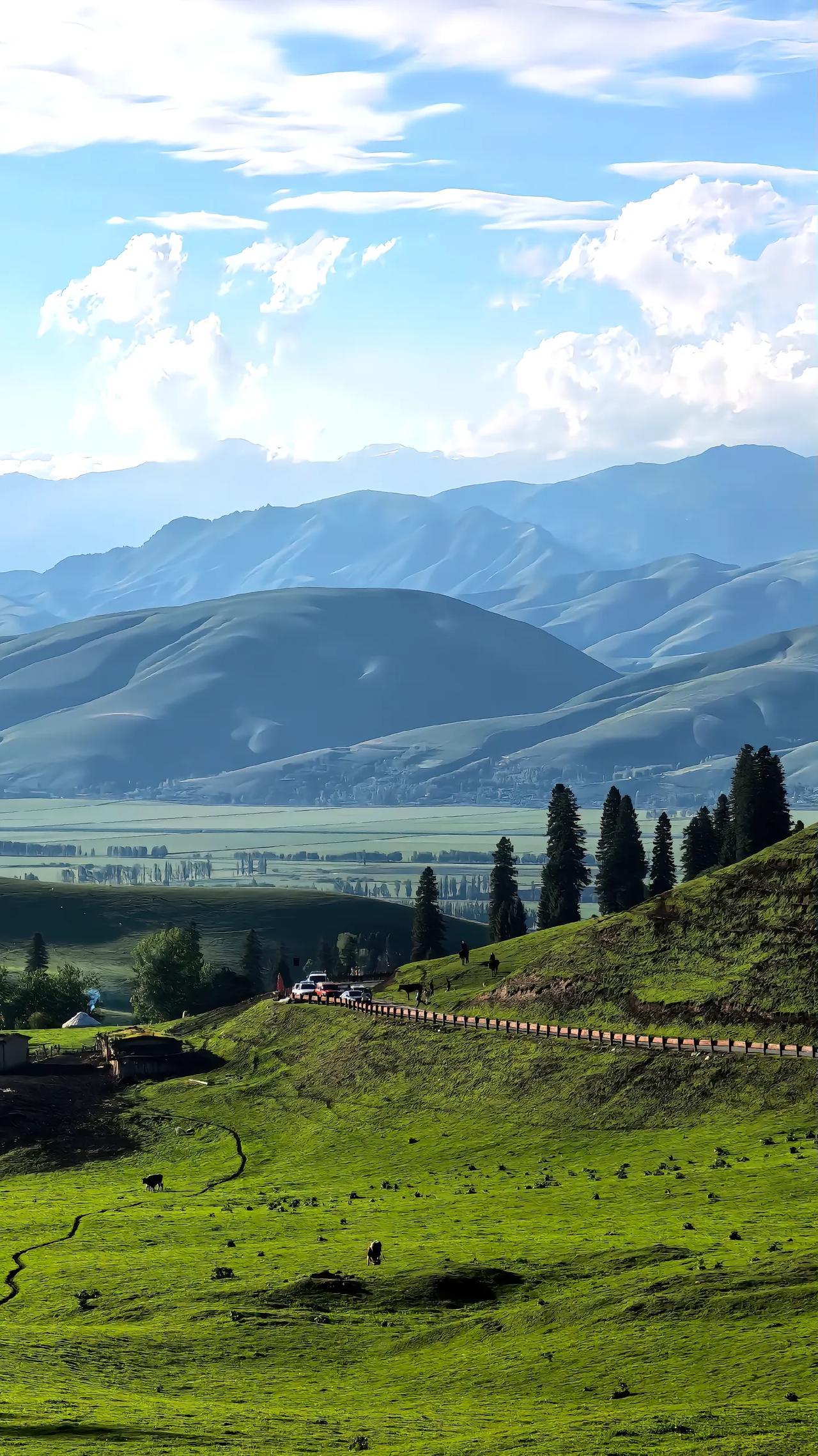 昨天跟一个家长聊天，家长说他基本上每天都会收到培训机构的电话，看来大环境不是很好