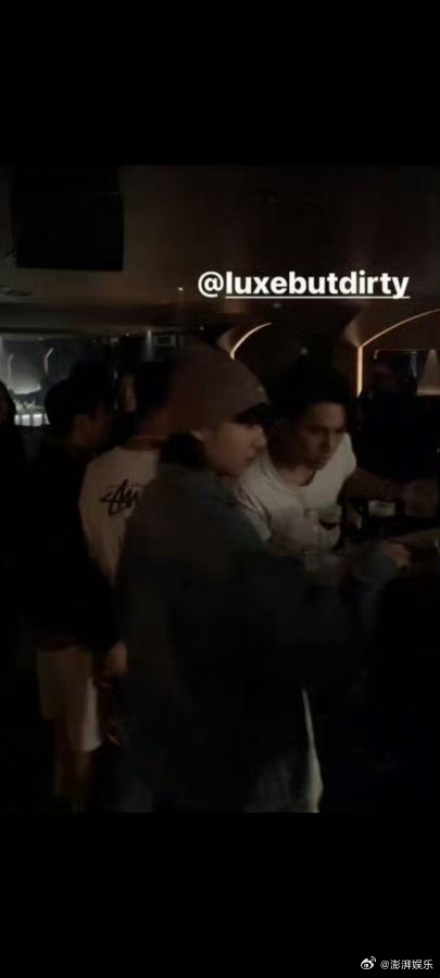  曝田柾国聚餐后带女子回家 绯闻风波再起！网传视频中田柾国与神秘女子同行归家，过