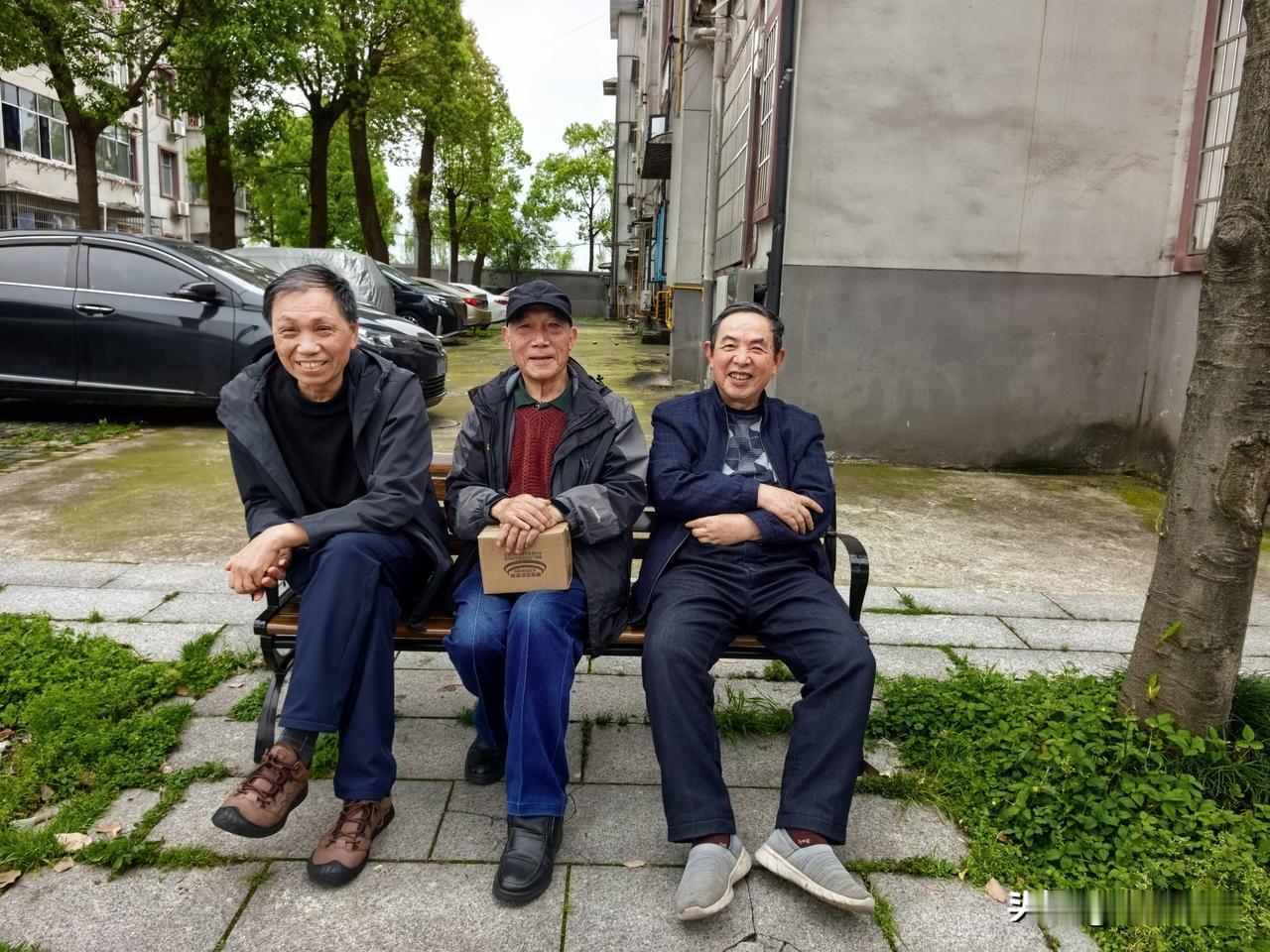 桃师的老师们：三十七年过去了，我依然记得你们，向你们致敬！！
这是我的桃师恩师康