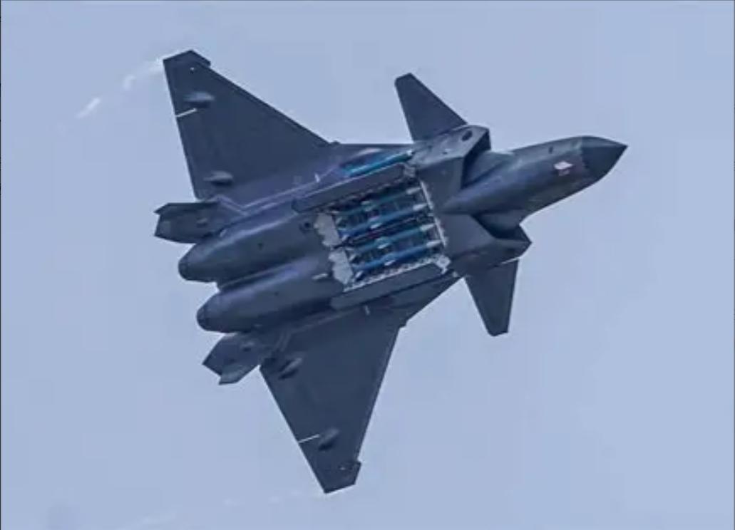 俄乌这仗把旧空战打法打回了原形
俄军苏-34已经损失约40架
相当一部分就栽在低