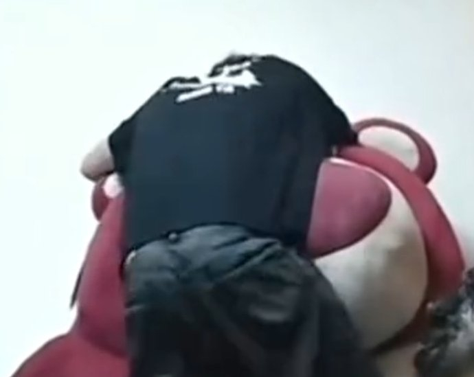 #乐言发博回应直播被封# 本来以为说唱圈就够抽象了，五十步笑百步 哥们儿，互联网