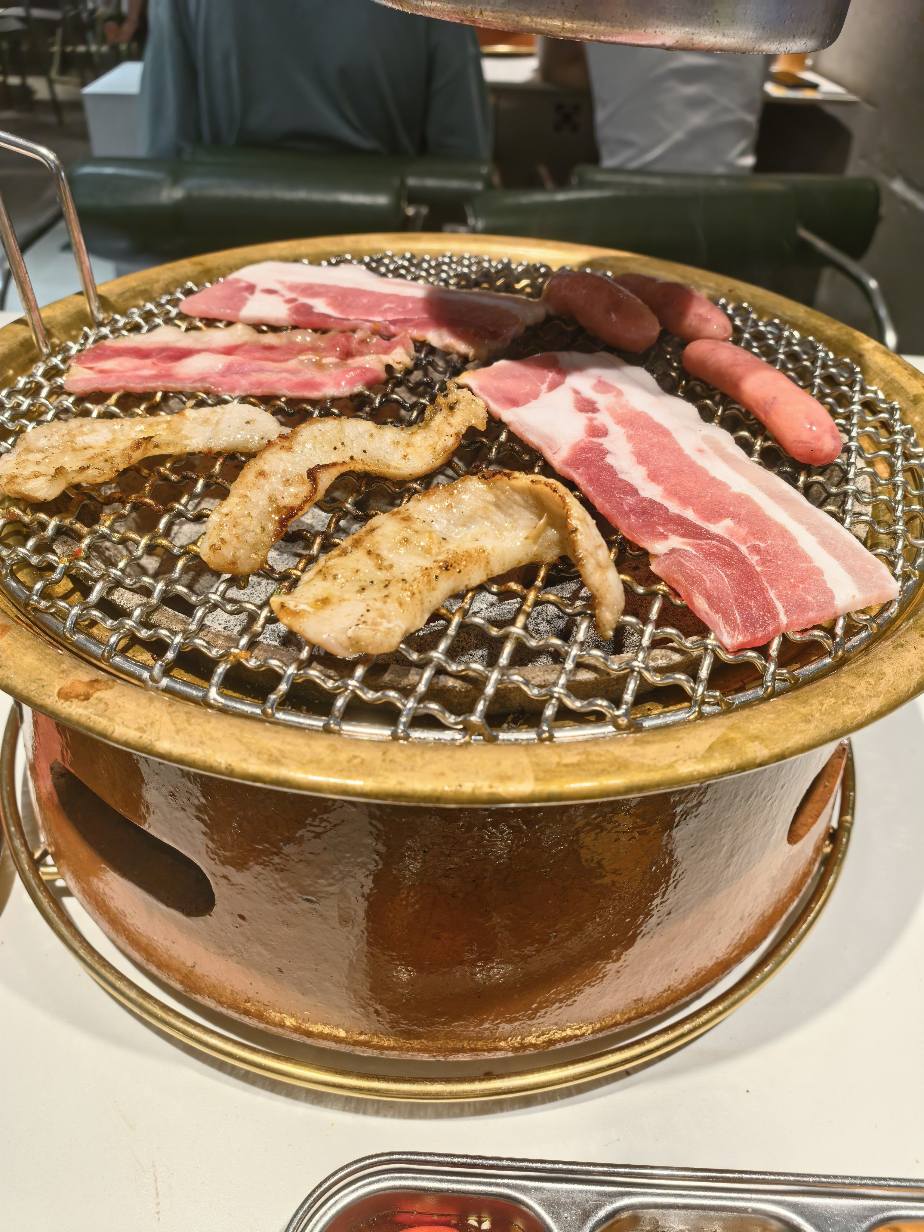 迪丽热巴  没有人能拒绝看完《功夫女足》之后吃一顿烤肉！如果有！那就再看一遍《功