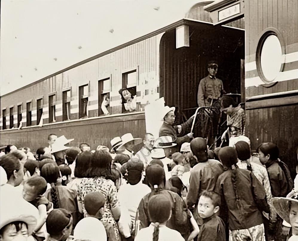 1943年，大汉奸刘儒明活埋了我方一侦察员，锄奸队几次想除掉他都没得手。张士根认