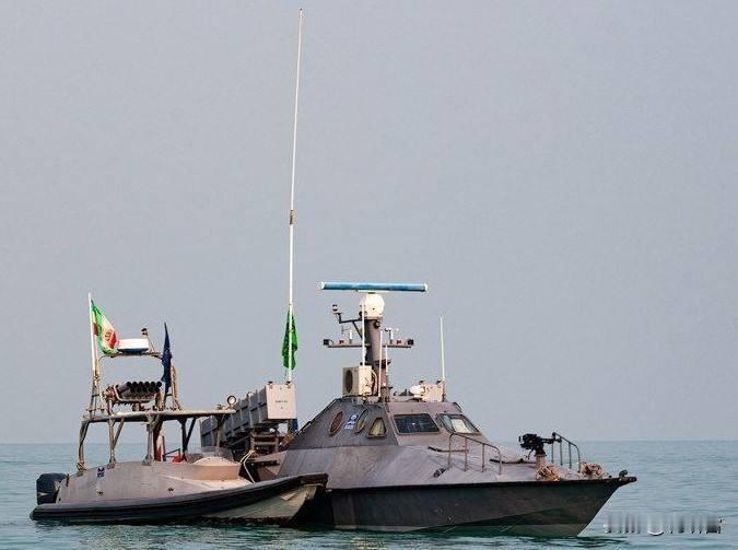 伊朗海军虽然名存实亡，但是霍尔姆提海峡开始收费后，就会出现新的军种，那就是海上稽