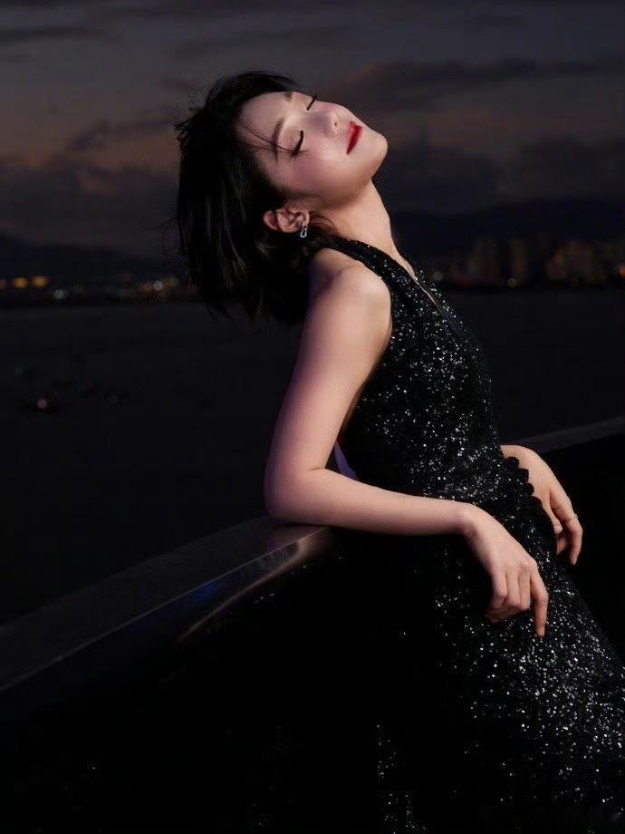 希林娜依高越剧春晚录制repo浙江卫视越剧春晚被希林娜依高的越剧春晚录制狠狠打动