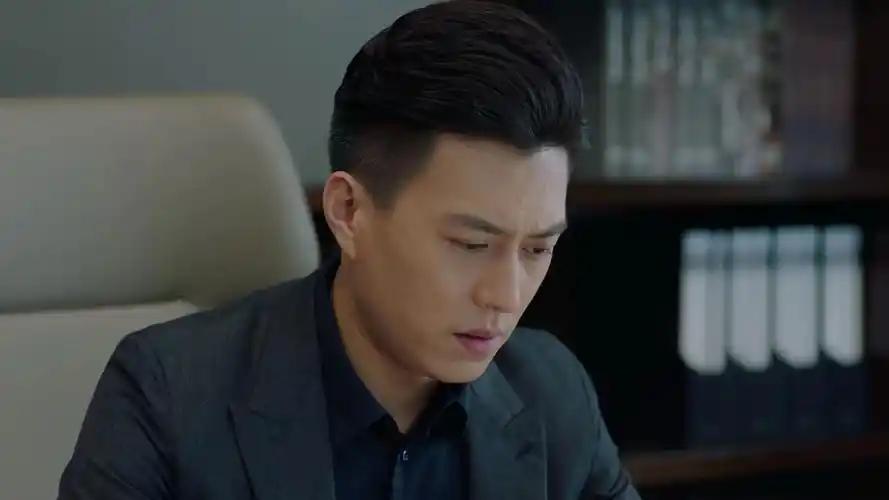 我们打工人很少同情资本家的，除非他是诚心开局，花重金把最佳合伙人贺涵挖过来，还因
