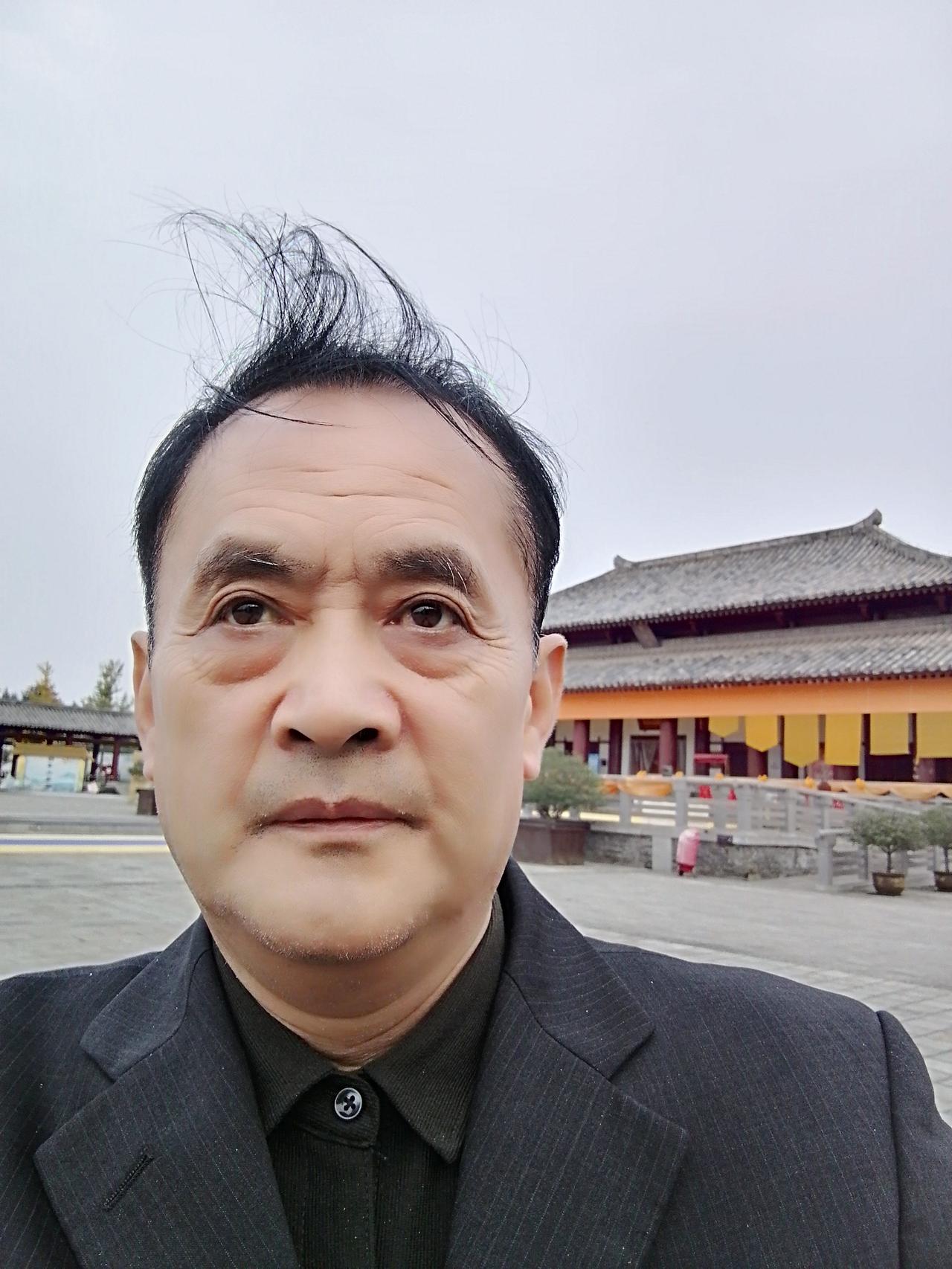 来到许慎文化园，头发突然立起来了，难道是圣人有灵…
许慎说文 许慎纪念园 许慎文