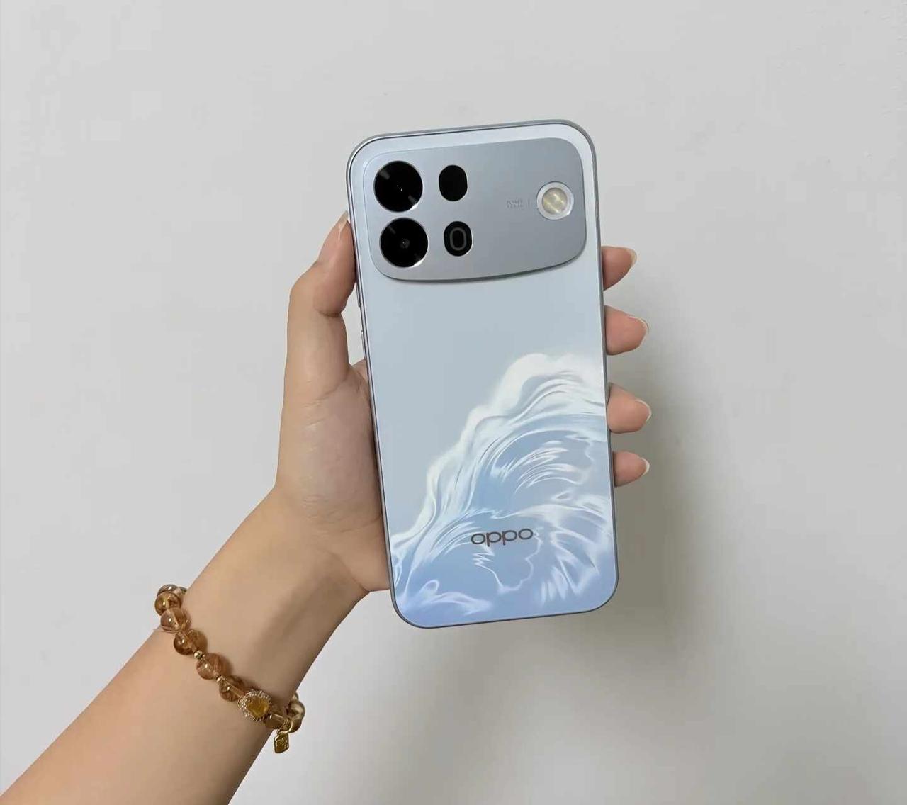 OPPO A7 Pro Max真机上手这个白蓝色也太好看了吧 好适合夏天啊
OP
