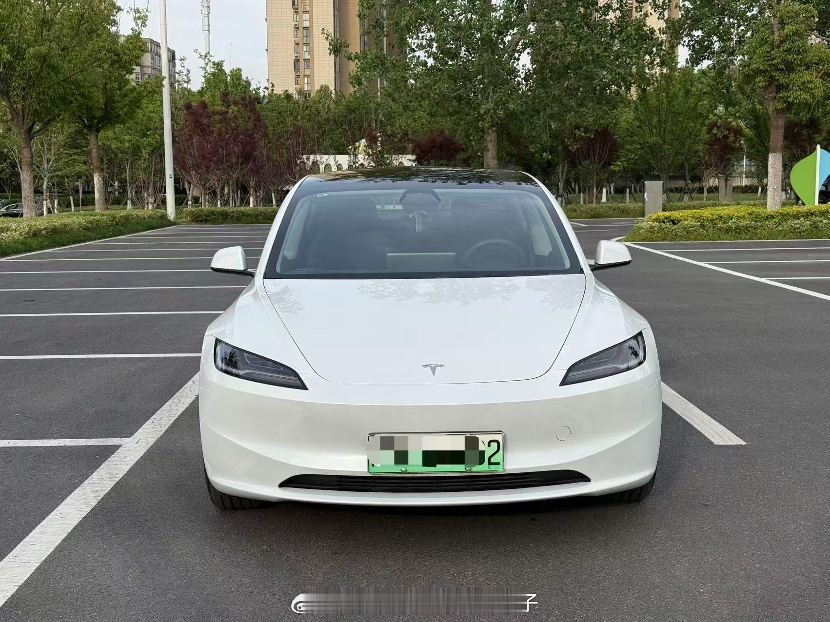 24年特斯拉Model 3焕新3➕白色、2万公里！车况原版，就是电池外壳换了。别