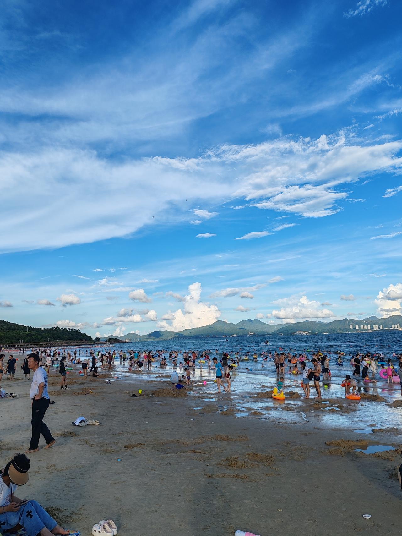 攻略二：直奔霞涌，时间还早的话，先去清泉寺许许愿，再到黄金海岸，夏天的话，可以到