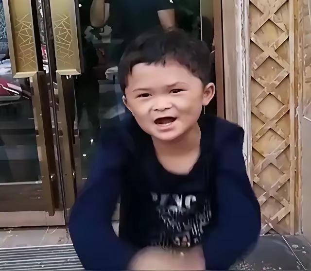 这个世界疯了吗？这几个字居然拍出了几百万？

就是随手涂鸦写出来的，如果他能再写
