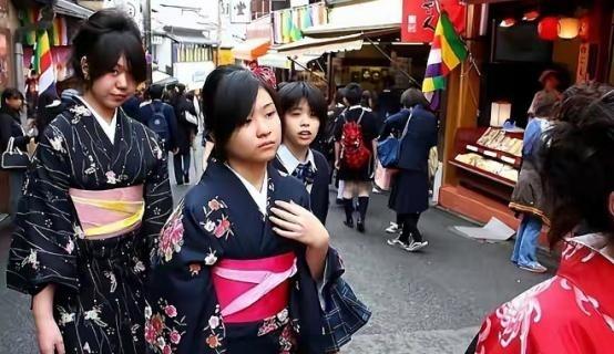 如果日本和中国开战，中国有大量日本人常驻上海，那结果会如何？
上海作为国际化城市