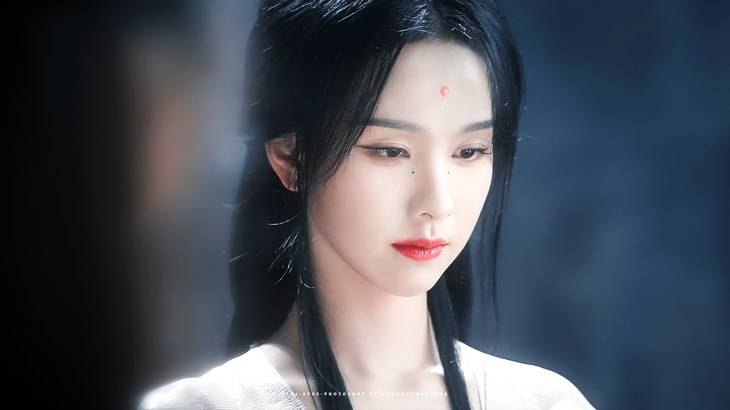 雾姐鼻子旁两个黑点的妆容好特别哦🥺🥺🥺 