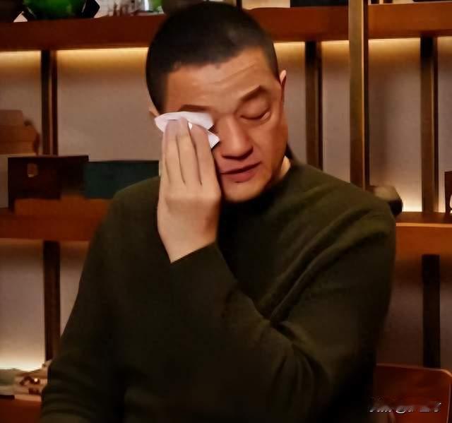 复婚生子真相大白后，李亚鹏传好消息，新身份曝光，王菲没看错人