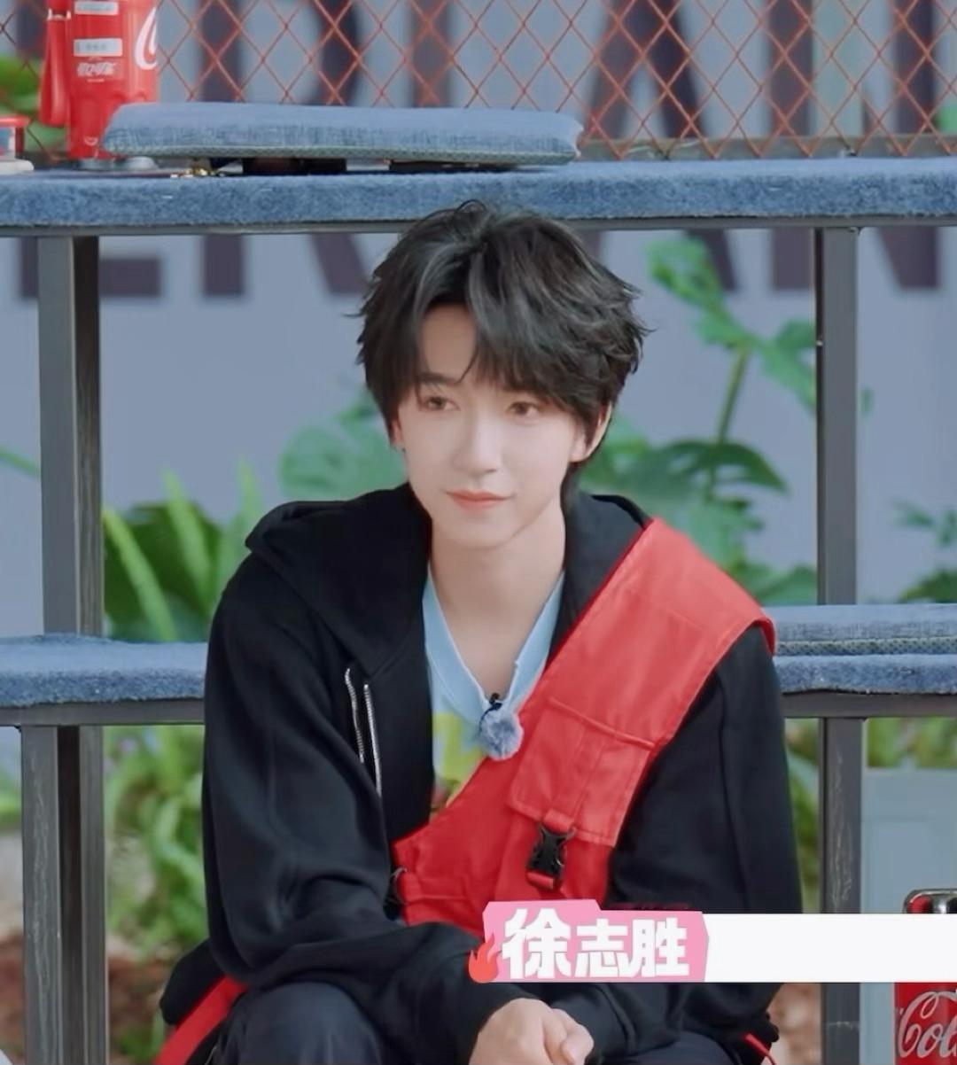好想用这张脸活一次贺峻霖五十公里桃花坞6