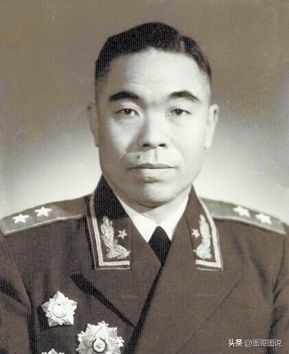 头条创作训练营 1948年10月21日，北平东城一座普通宅院，突然被国民党特务团