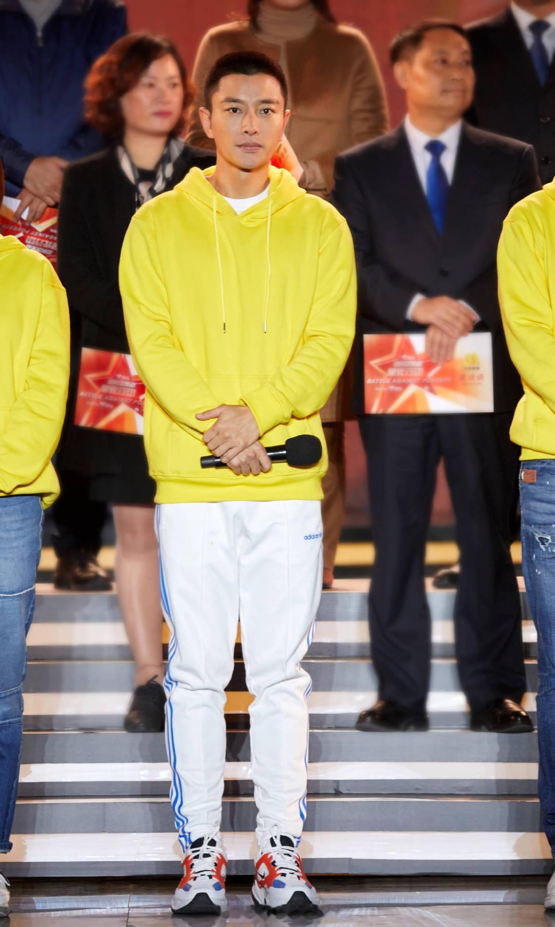 说起 贾乃亮坚持了十年的事 ，那就是公益捐赠！你不仅捐赠物资，还积极参与公益活动