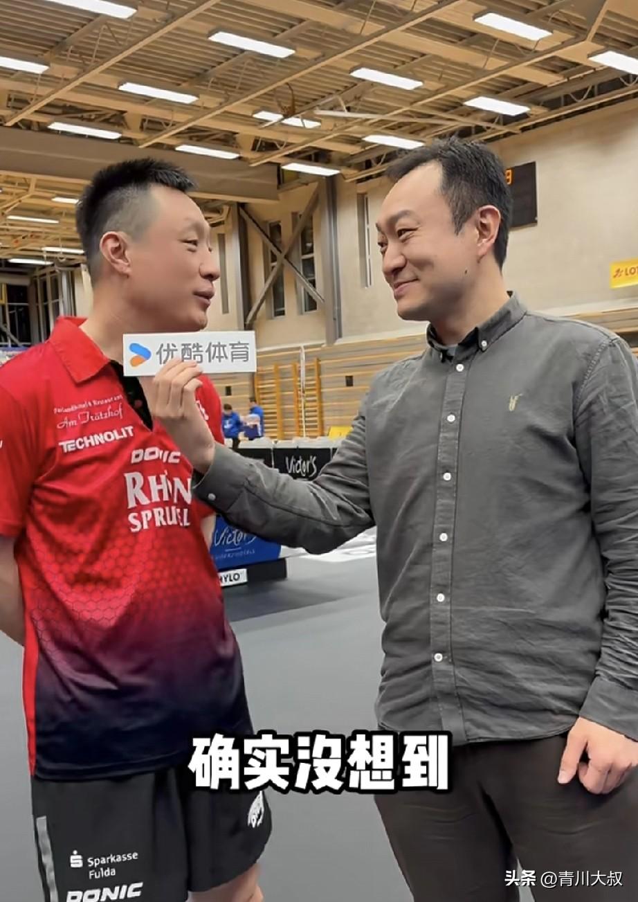 笑死我了！孟庆宇带队3:2赢了萨尔布吕肯后，采访太直接了。

于博士问：
今天赢