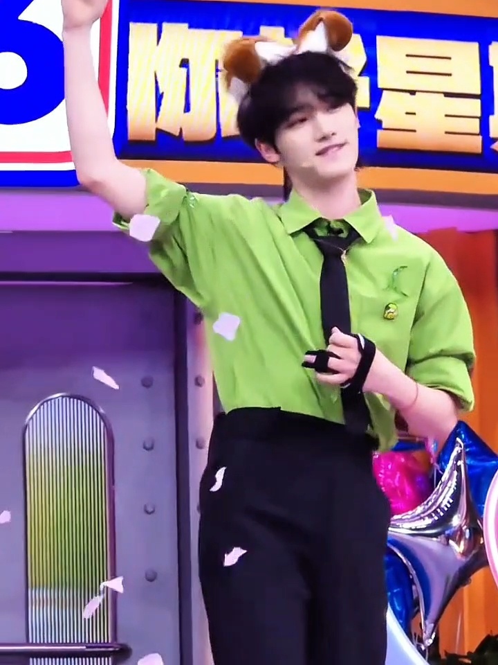 你不是小狗狐狸吗 怎么如此会扭 