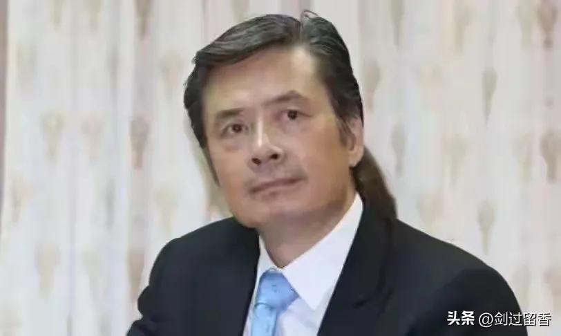 马大姐不忍了，直接打脸“清军”金浦聪，“基金会”案闹剧演不下去了。
赵少康“粪”