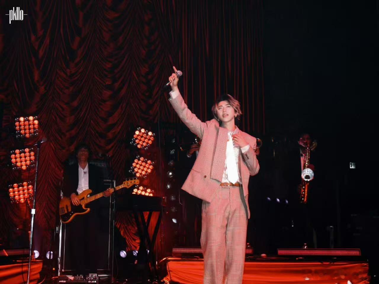 蔡徐坤音乐节压台出场ASIATOPMUSICFESTIVAL唯一华语歌手压轴登场