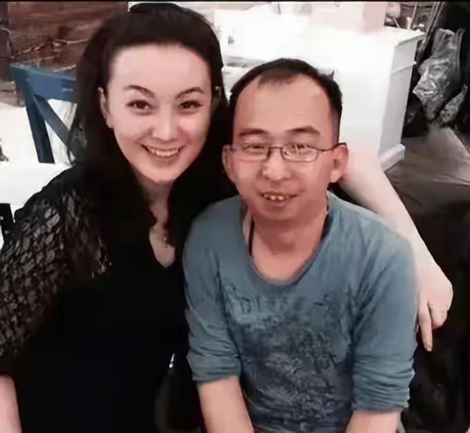 巨兴茂娶了漂亮的孟久淇，明明事业有成。就因为两个人长相差距太大，被网上各种挖苦调