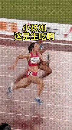 突然发现，“生吃”这个词，莫名其妙的火了，小孩姐，就是那一位还在读书的 17 岁