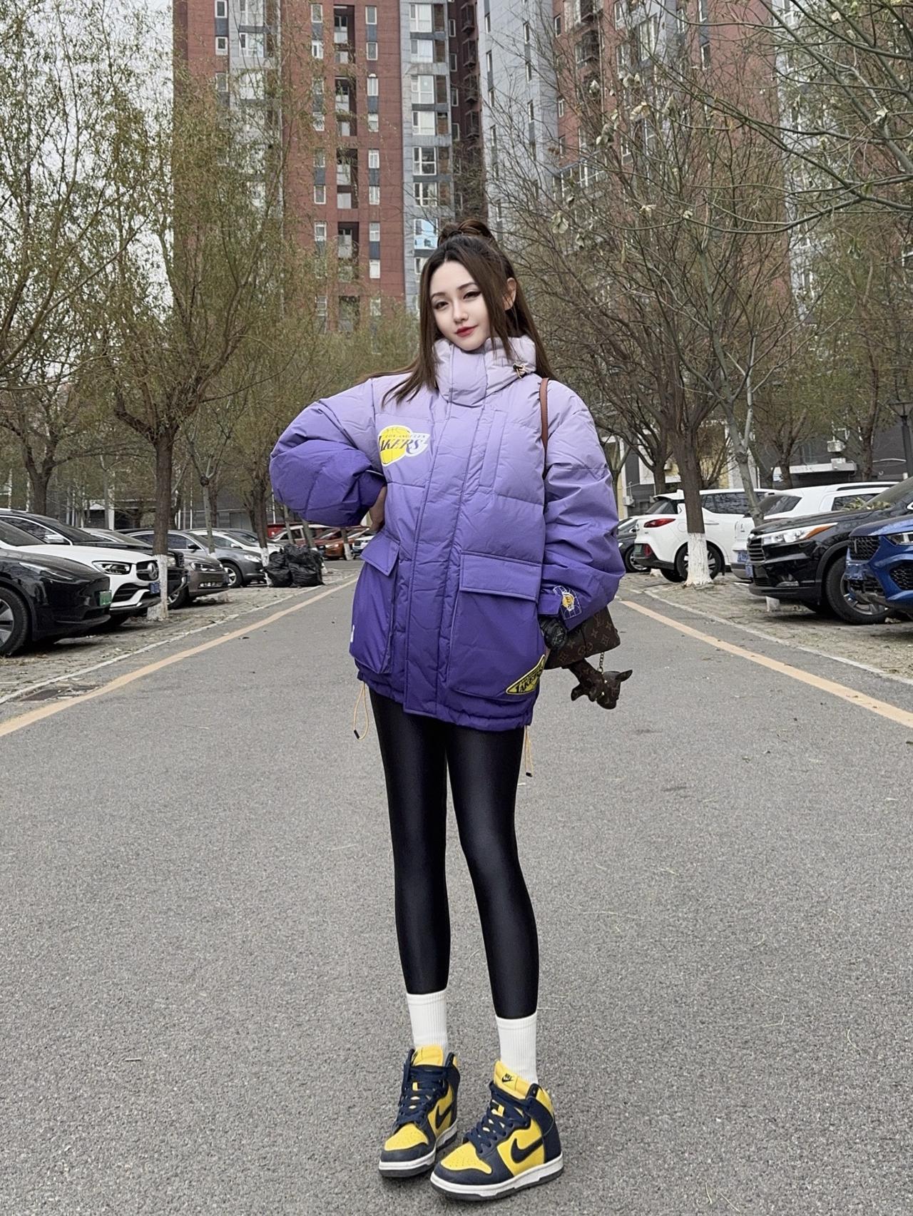 ootd穿搭 冬季穿搭 拍照姿势 健美裤 运动女孩