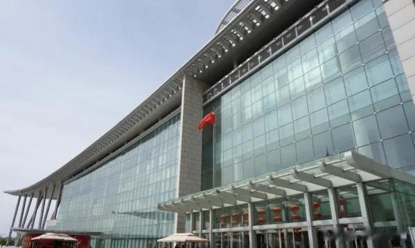 一座将军府，半部青城史
内蒙古博物院
鹰顶金冠饰（国内发现唯一的匈奴贵族金冠饰，