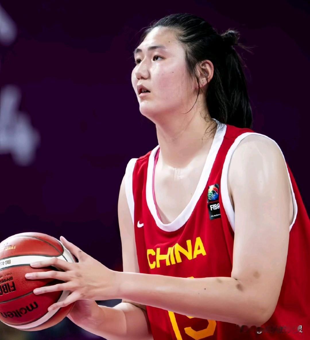 女篮世界杯进行 1/4 决赛。今晚8点，中国女篮对阵法国女篮，不少球迷担心，今晚