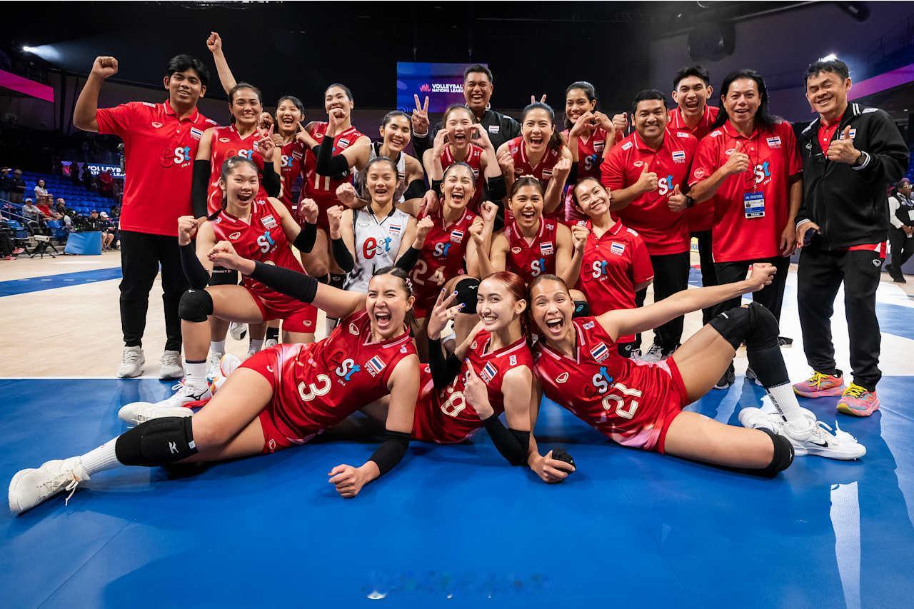 【国家女排联赛泰国2-3惜败加拿大惊险保级 韩国降级】2025世界女排联赛国家排