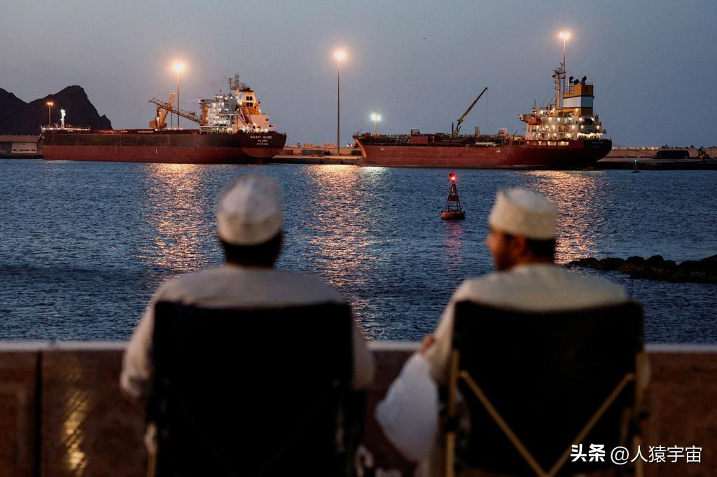 中东战火燃烧
台湾亲绿媒体人坐不住了
叫嚣“台湾应展现‘民主阵营责任’，派遣海军