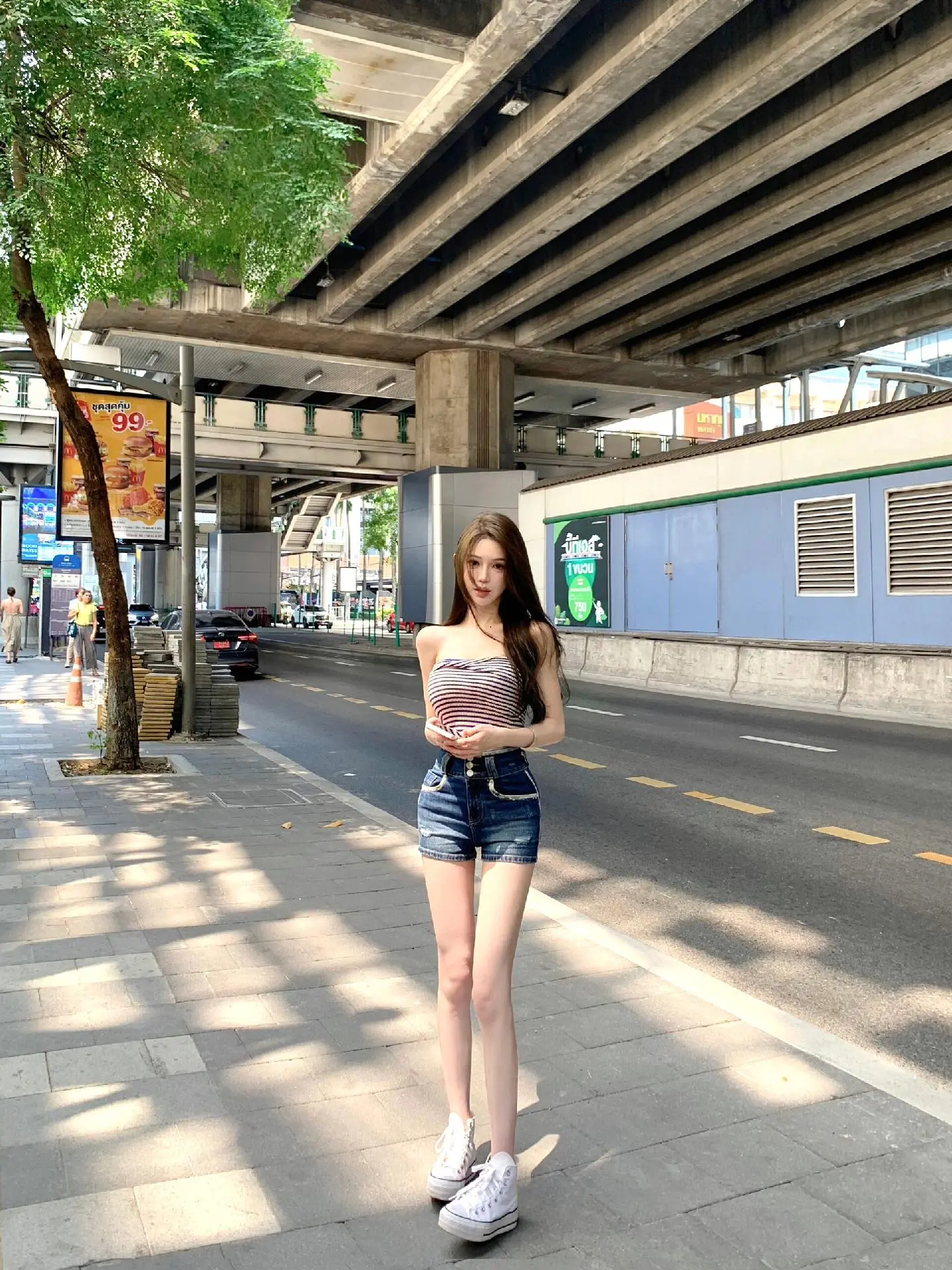 给我一个暂停键吧，最近心很乱，我想缓一缓，我不知道该用什么样的语气，什么样的语言，来表达我现在乱七八槽的心情，因为我知道言一出泪必落
