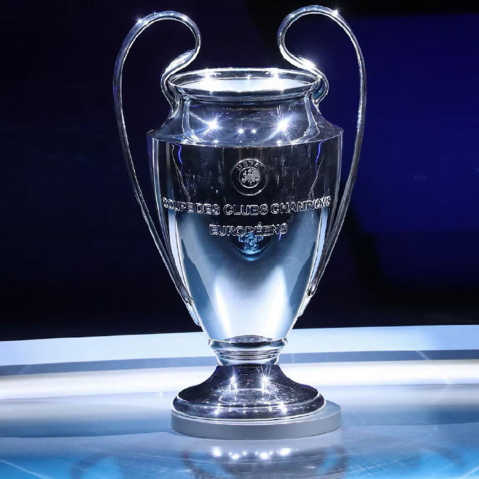 欧冠八强，巅峰夜！豪门逐鹿，谁主欧洲？皇马拜仁史诗对决，巴黎利物浦火星撞地球，巴