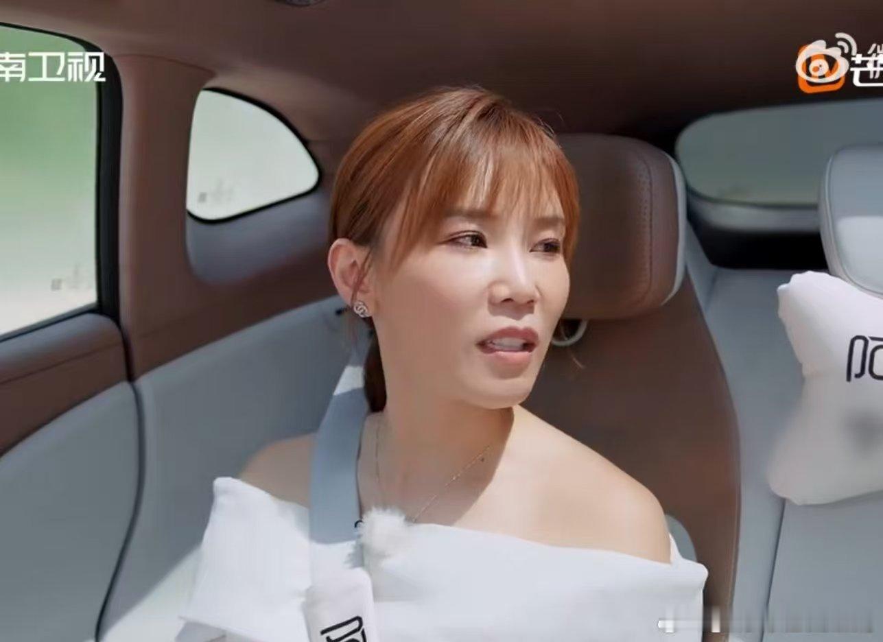 李佳薇说陈楚生很会讲故事李佳薇评价在线歌手 李佳薇这评价太到位了！她说陈楚生的歌