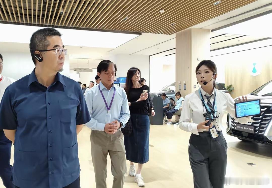 马英九基金会学生团正在天津参访。马办萧旭岑说，他要向大陆传达希望两岸和平、拒绝仇