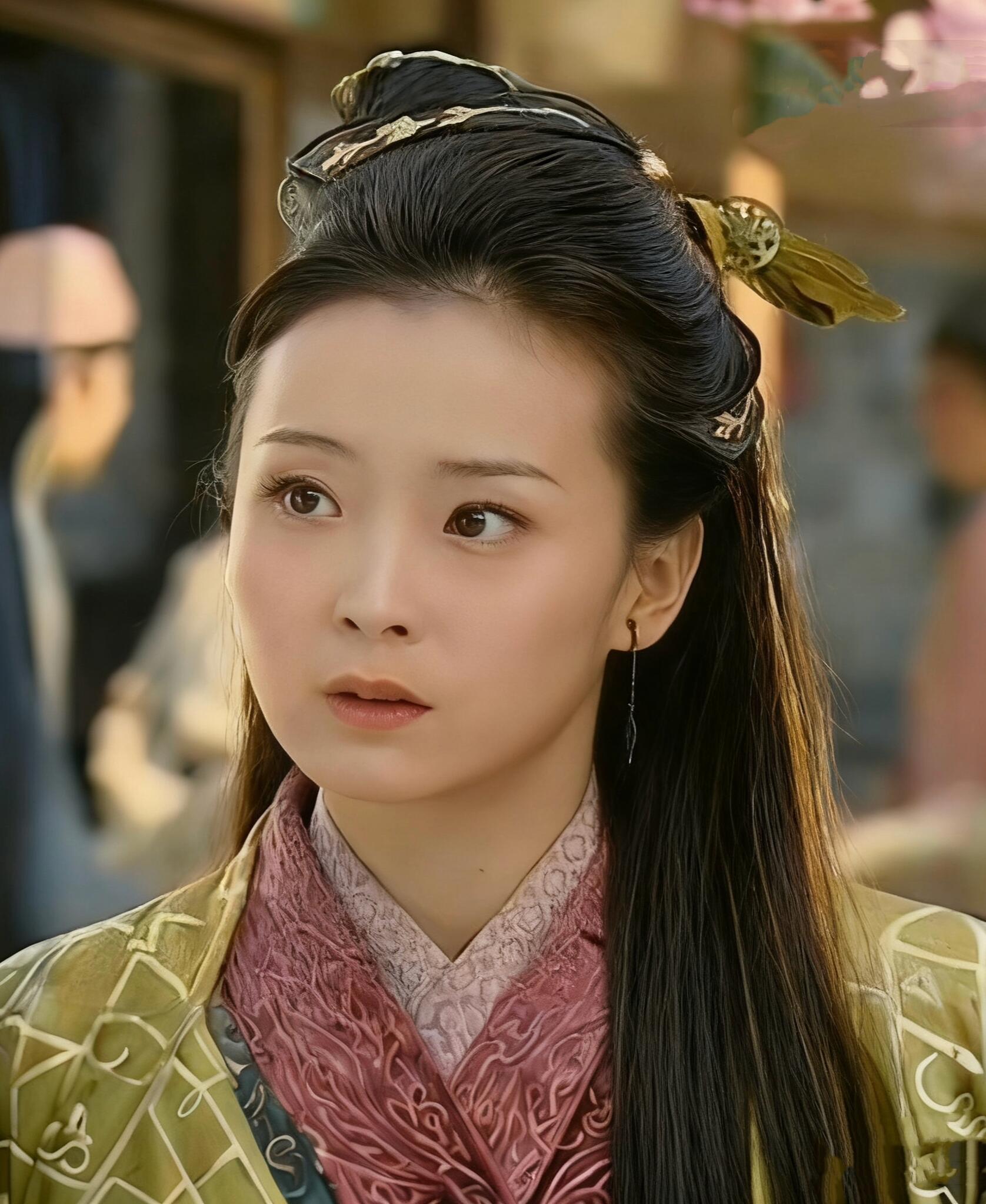 王艳的水芙蓉真的爱了，娇憨可爱、灵动活泼。 