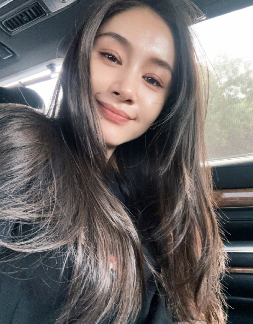 王子文说跳不动了王子文 跳不动了 8日，有网友提问能不能上浪姐，她回复：“跳不动