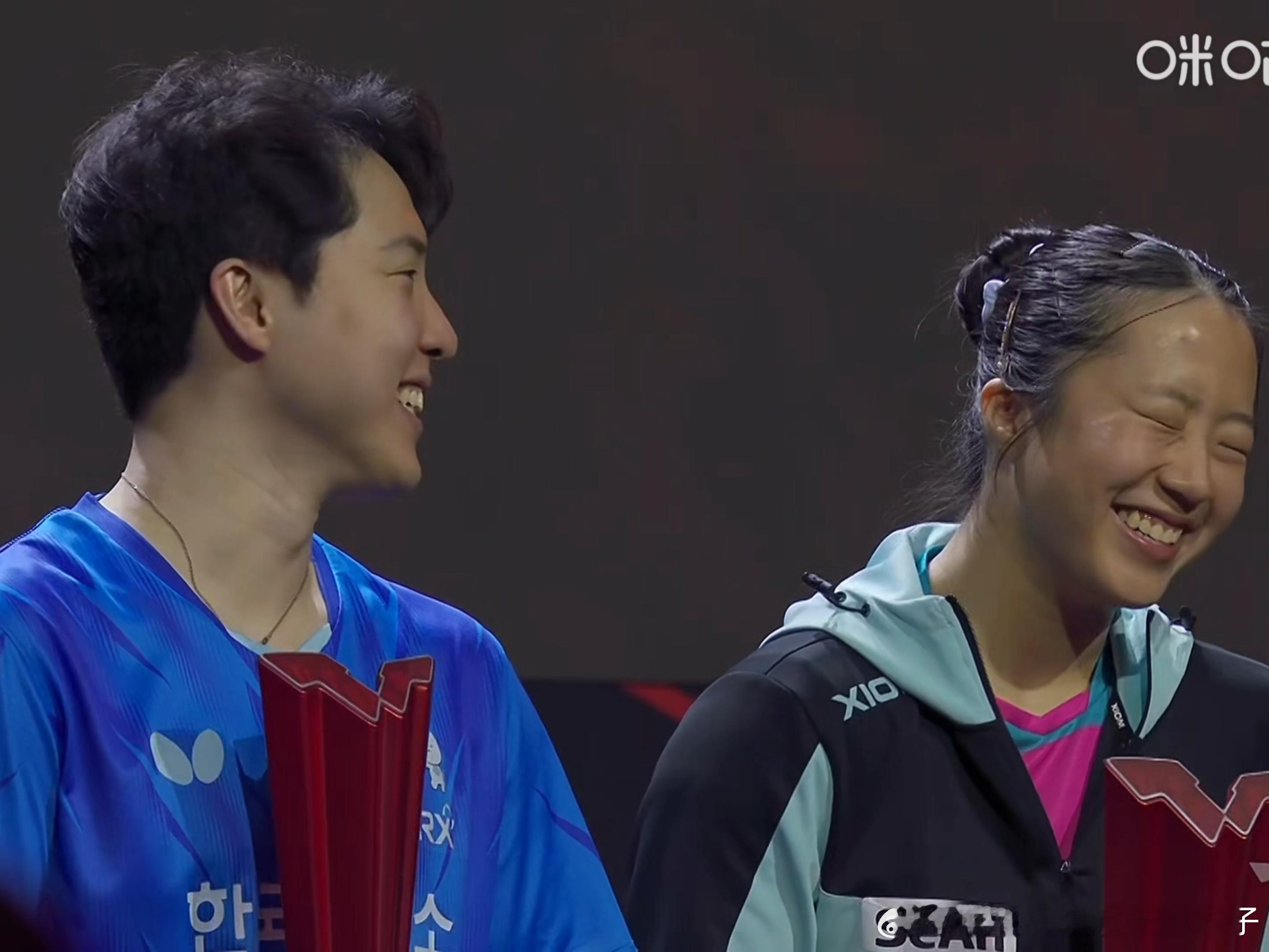 2026WTT新加坡大满贯韩林颁奖仪式笑起来好像假笑男孩