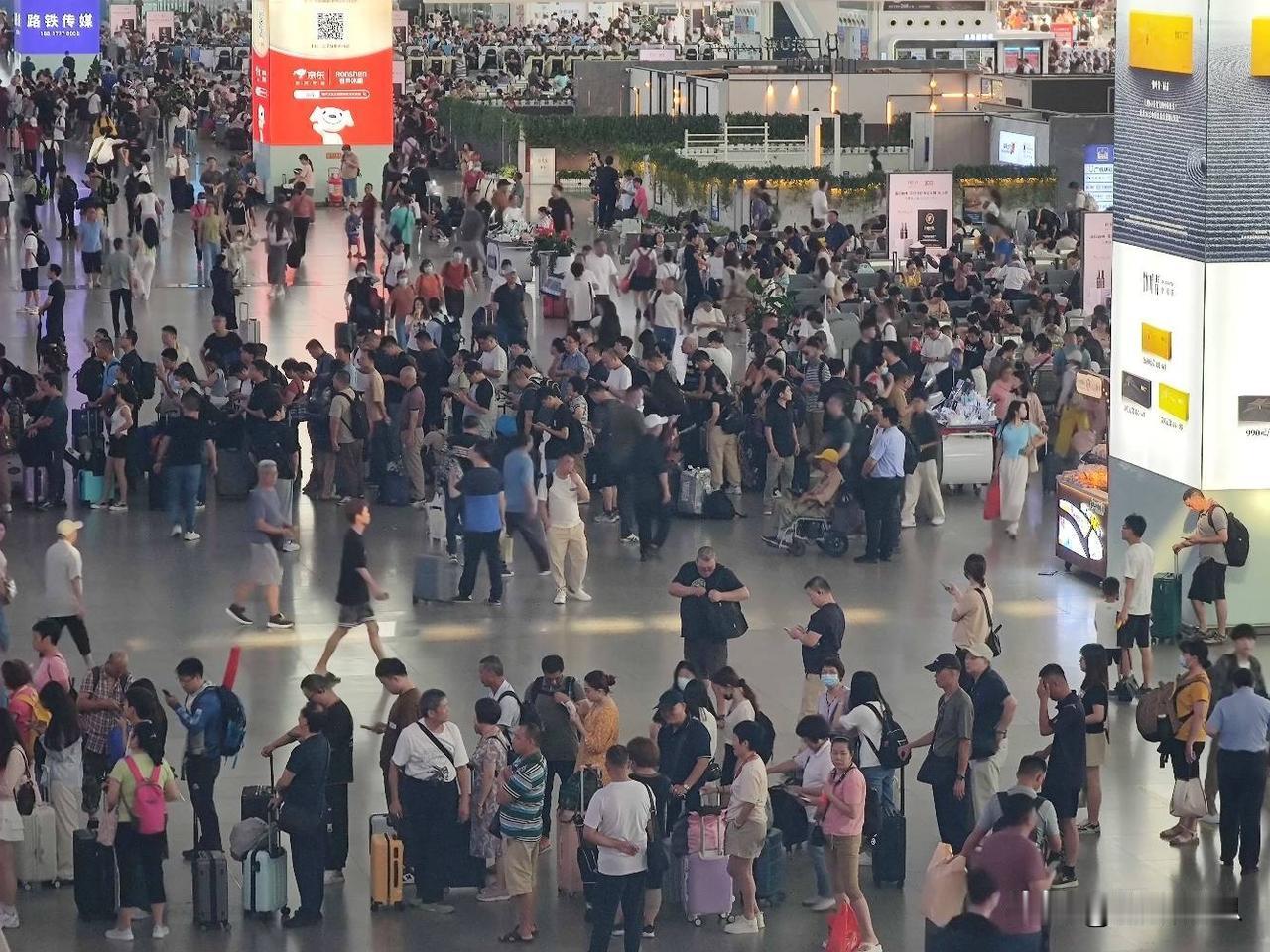 真的是什么也阻挡不了潮汕人回家的热情，今天才9月18号，但12306已上架了多趟