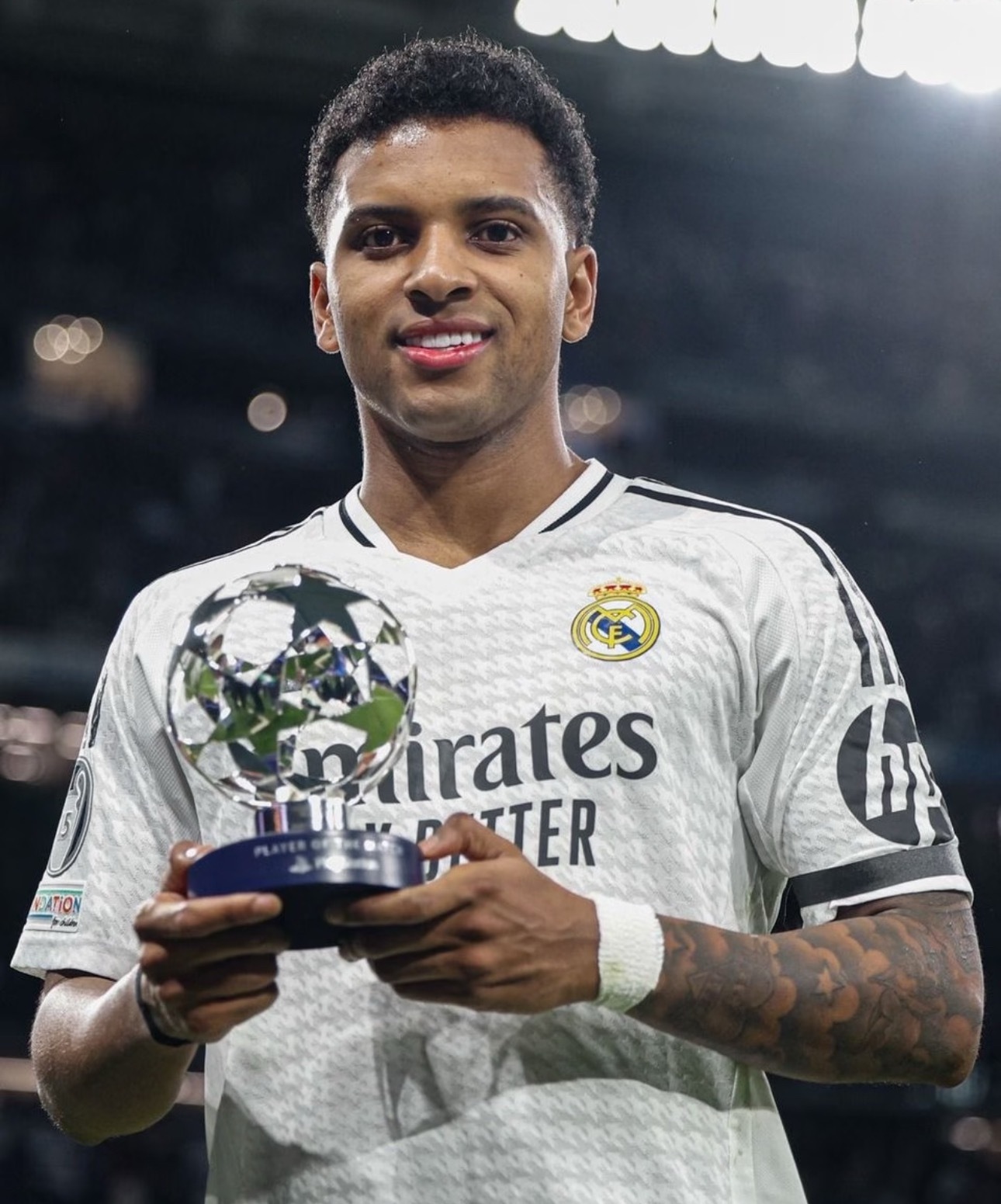 至少休战1年！罗德里戈遭重创 皇马计划落空 面临两难选择北京时间3月3日，皇马官