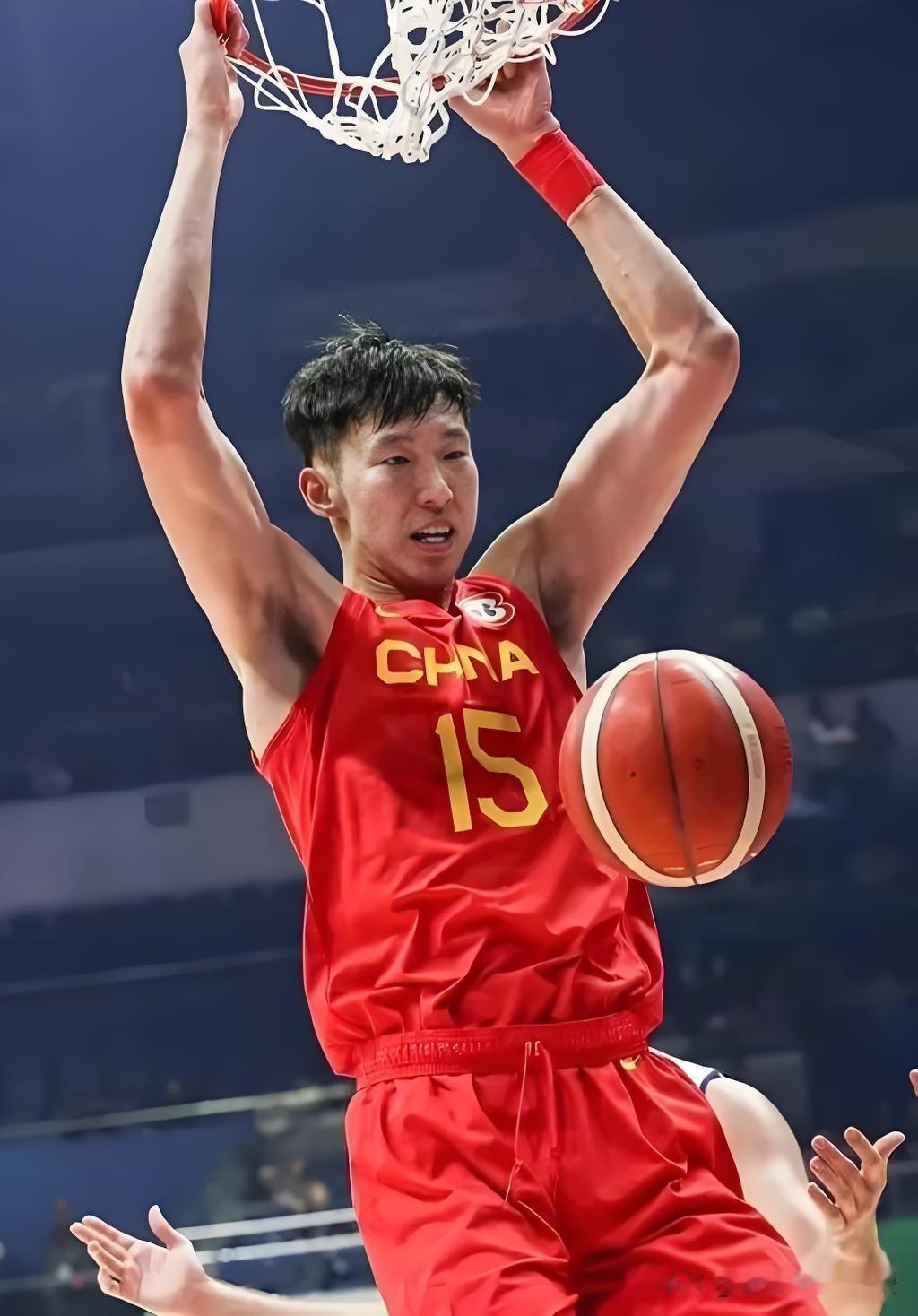 为什么很多球迷建议国家队还是要带周琦？
从CBA看，打20分钟比赛，周琦比大部分