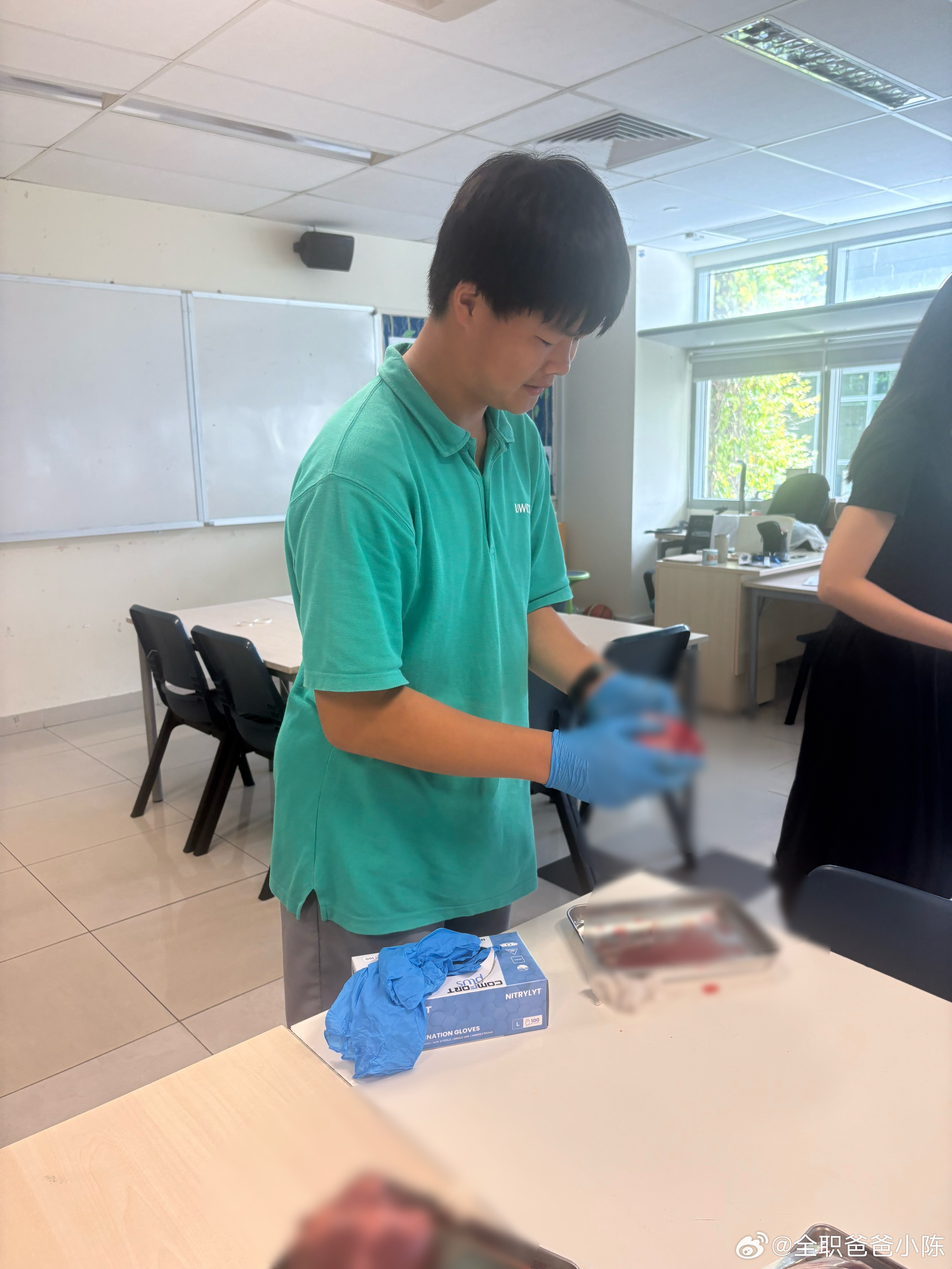 中学今天不上课，是请家长去学校参加Celebration of Learning