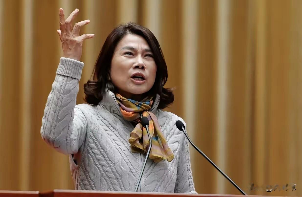 最傻、最刚、最伟大的坚守——董明珠，用行动硬核打脸卡我脖子日本机床禁令。
8月1