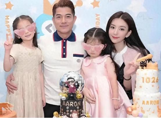 2天4个瓜，赌博输光42亿、婚内偷腥、殴打女演员，娱乐圈真劲爆

 
这两天娱乐