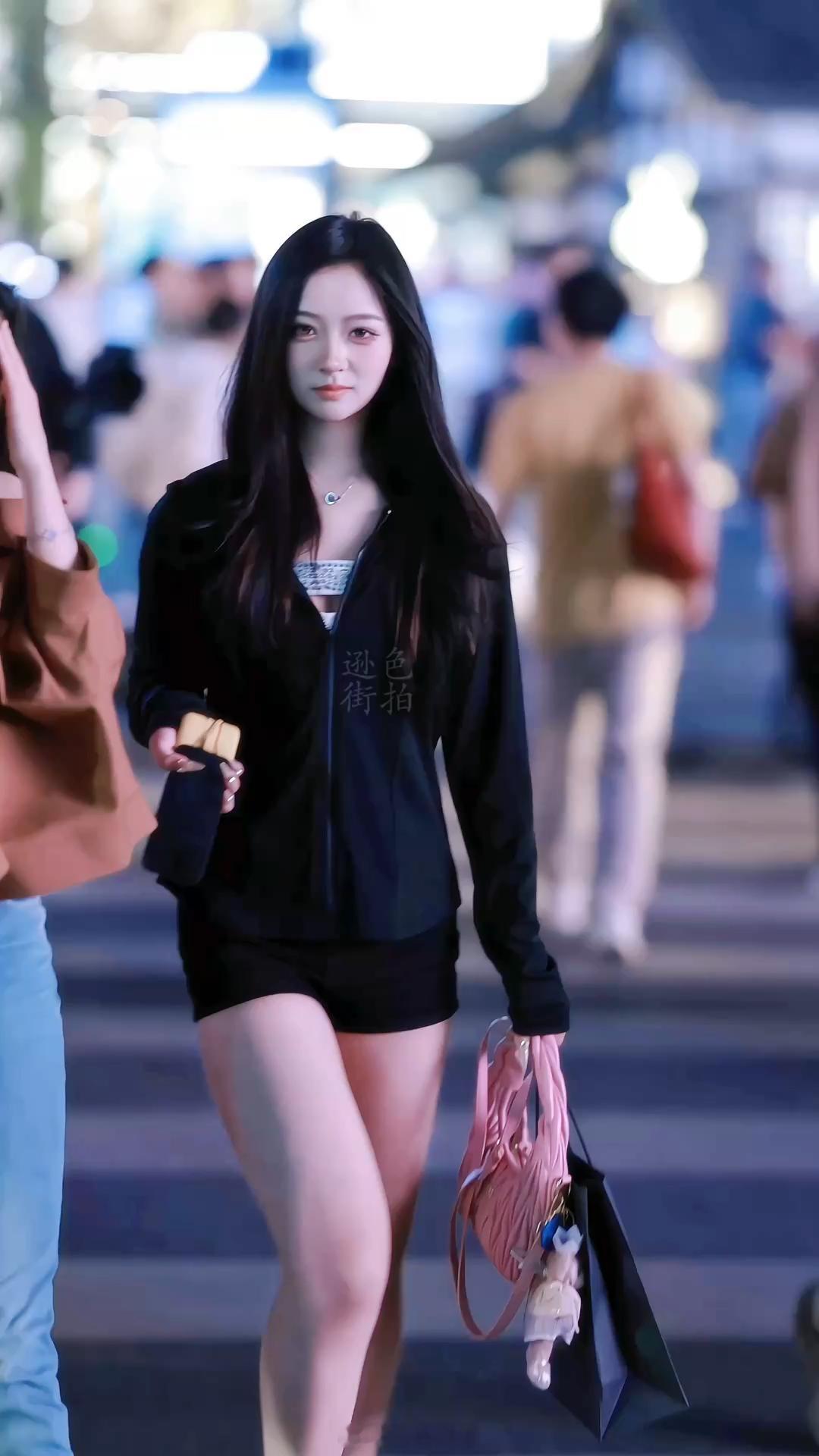 【成都街拍】晚安🌙🌙🌙丨摄影拍照每日穿搭 ​​​