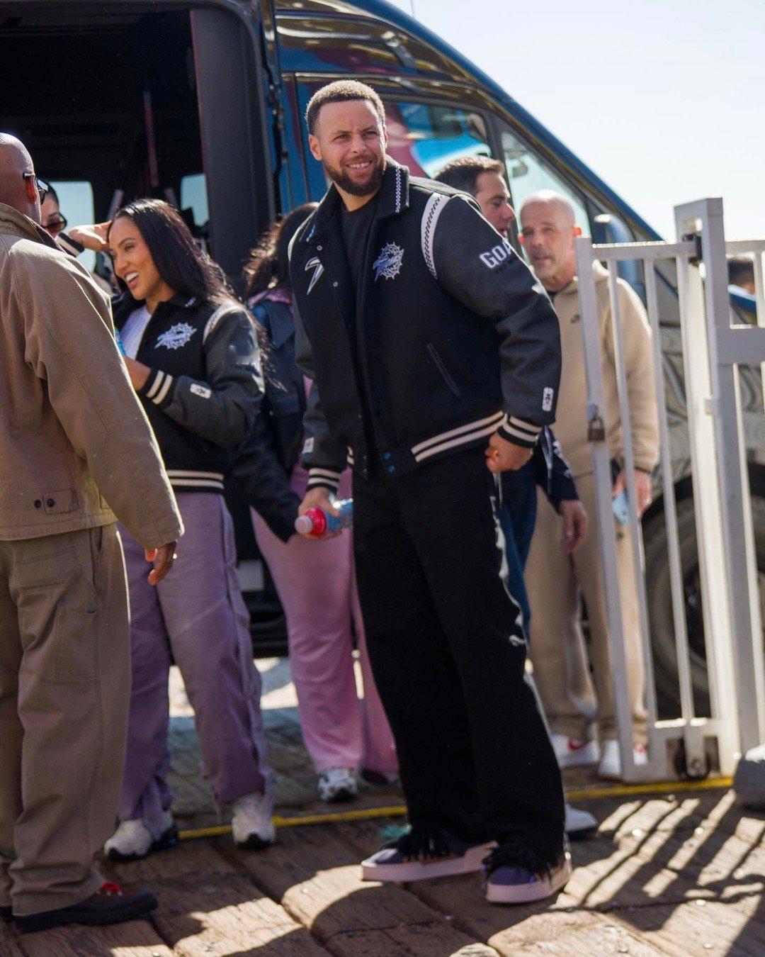 闪现在洛杉矶的库里夫妇库里阿耶莎永远幸福超话创作官