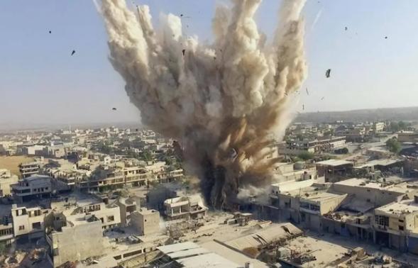 情况失控！榛树导弹击中利沃夫仅数小时，英法德三国领导人火速连线，捷克外长车厢里刚