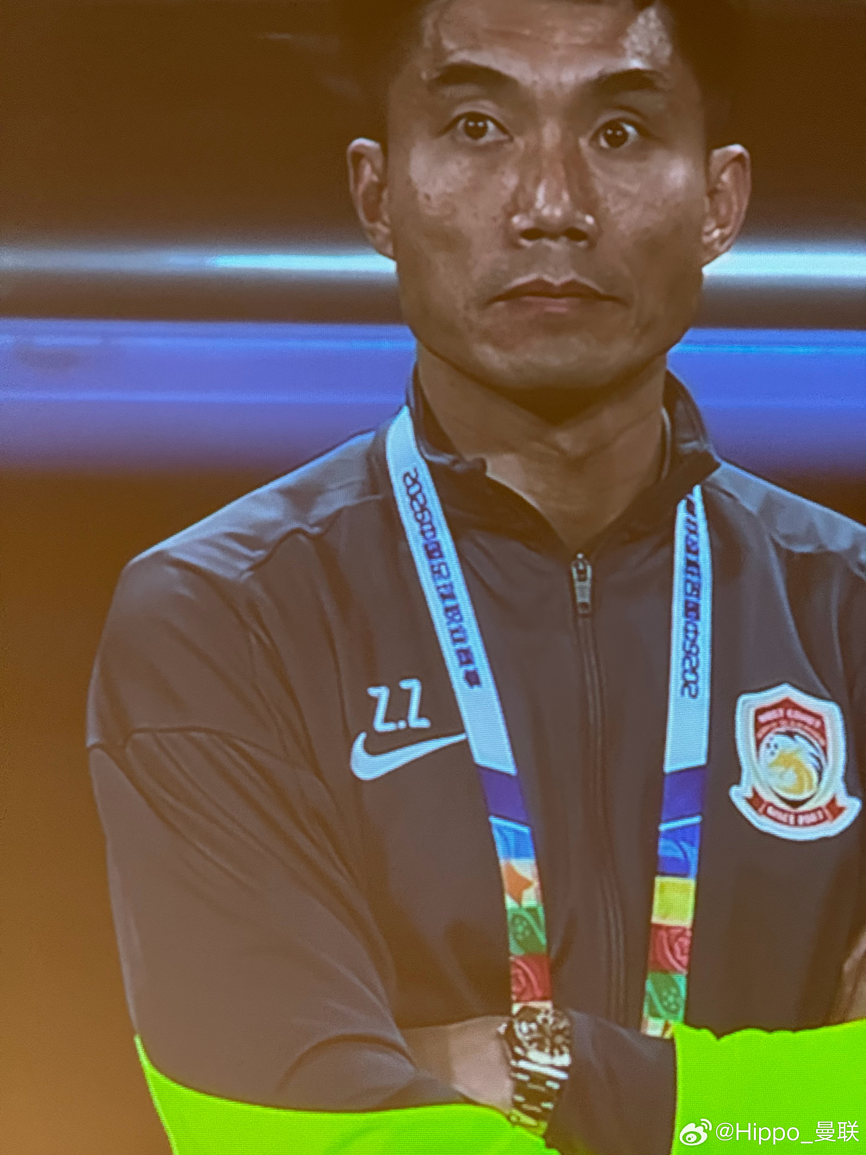 成都蓉城5比1青岛西海岸郑智这面相有点C罗的意思，戴的表也是。 
