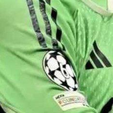 根据知名转会专家罗马诺的最新消息，阿利松愿意加盟尤文，但也尊重利物浦，希望先商讨